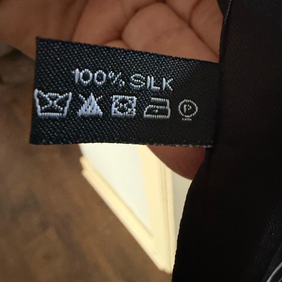 Black and White logo top - Picture 8 of 10